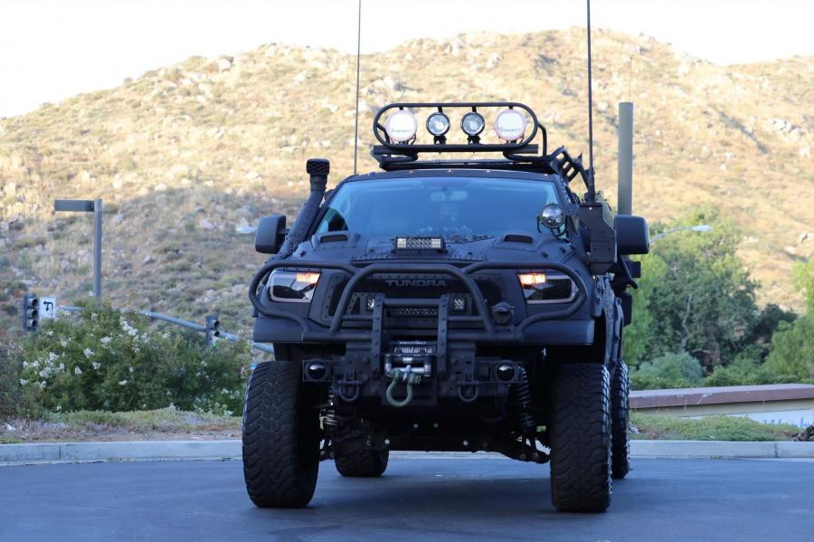  Toyota Tundra CrewMax 4x4 Zombie Apocalypse 2013 года  (фото 32 из 461)